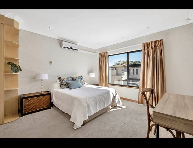 4 BEDROOM HOUSE FOR SALE IN HYDE PARK